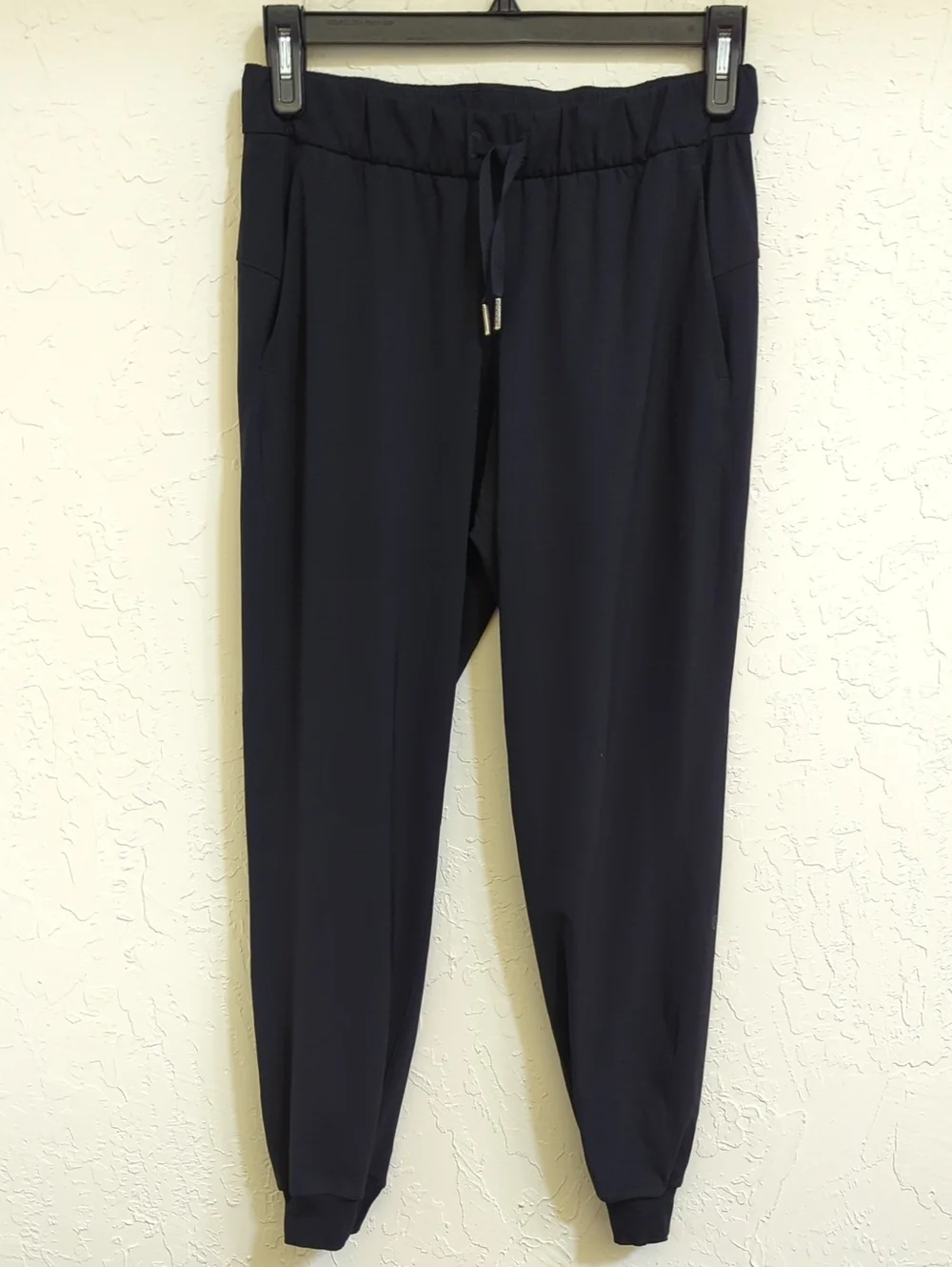 Lululemon Black On The Fly Jogger Size 6